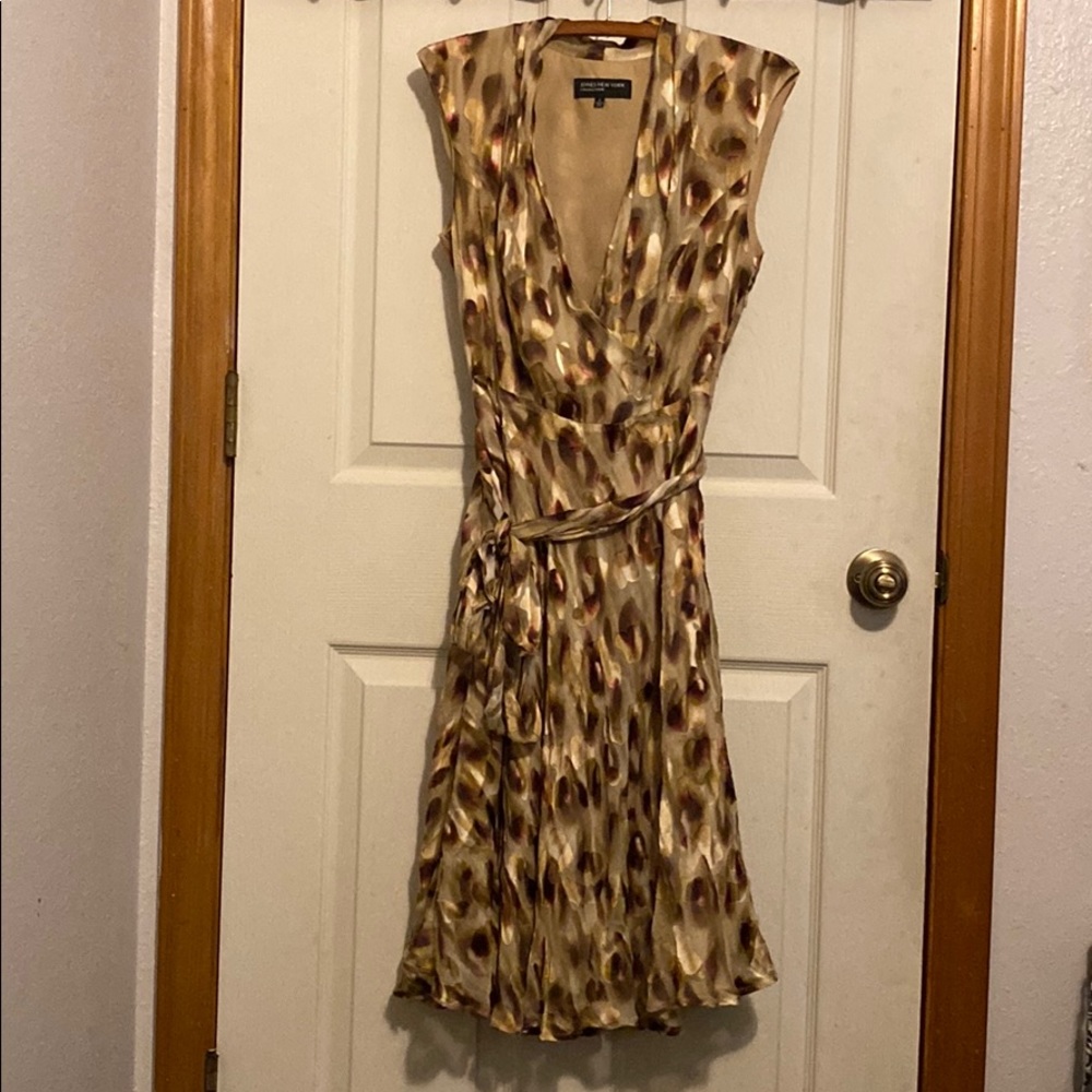 Cocktail dress, Jones New York, sleeveless size 4.